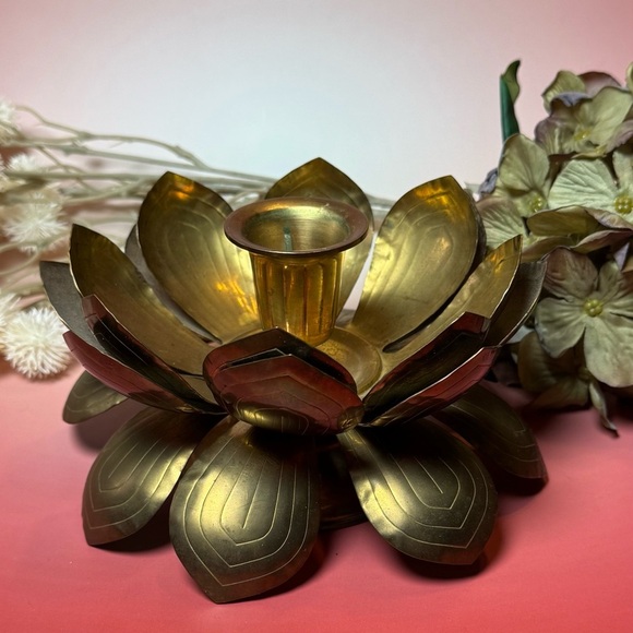 Vintage extra large Brass Lotus Candle Holder - Picture 1 of 9